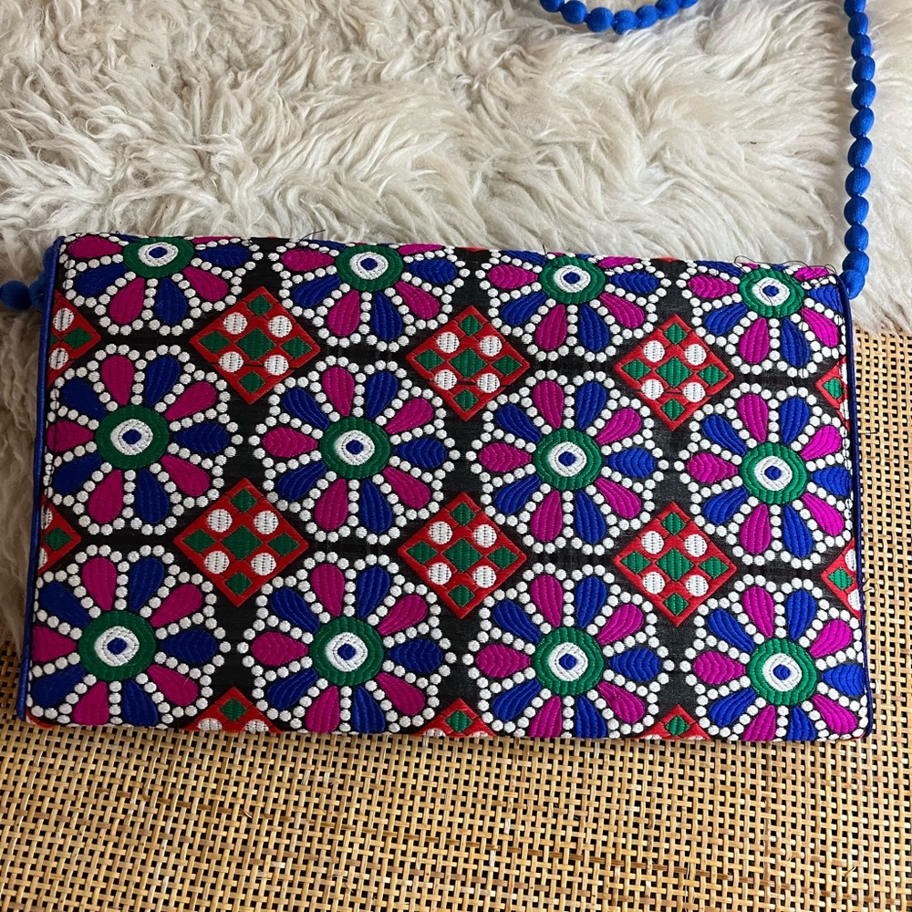 Colorful Handmade Purse 👛 - Picture 5 of 6
